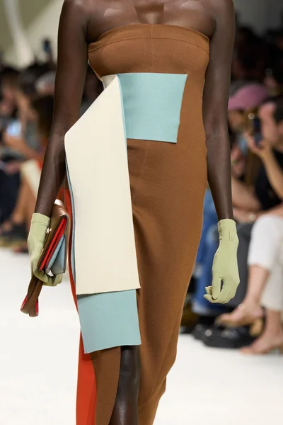 Look 1